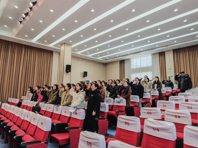 河苑街小学寒假教师培训：丰富活动助力教育工作