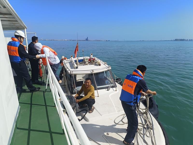 洋浦海上皮划艇突发故障，4人救援全记录，洋浦海域皮划艇故障，4人成功获救