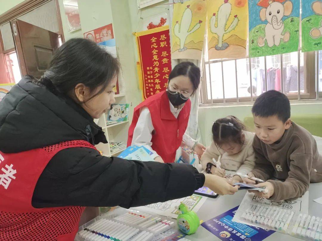 江南区春节组建“青年宣讲团”，助力交通安全宣传，春节期间江南区的交通安全“青年宣讲团”：贡献青春力量