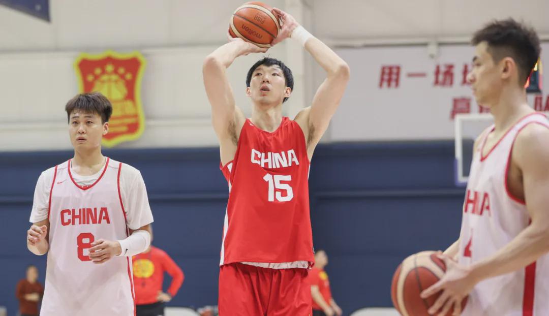 2025男篮亚洲杯预选赛：中国男篮对阵关岛，新阵容与归化球员展望