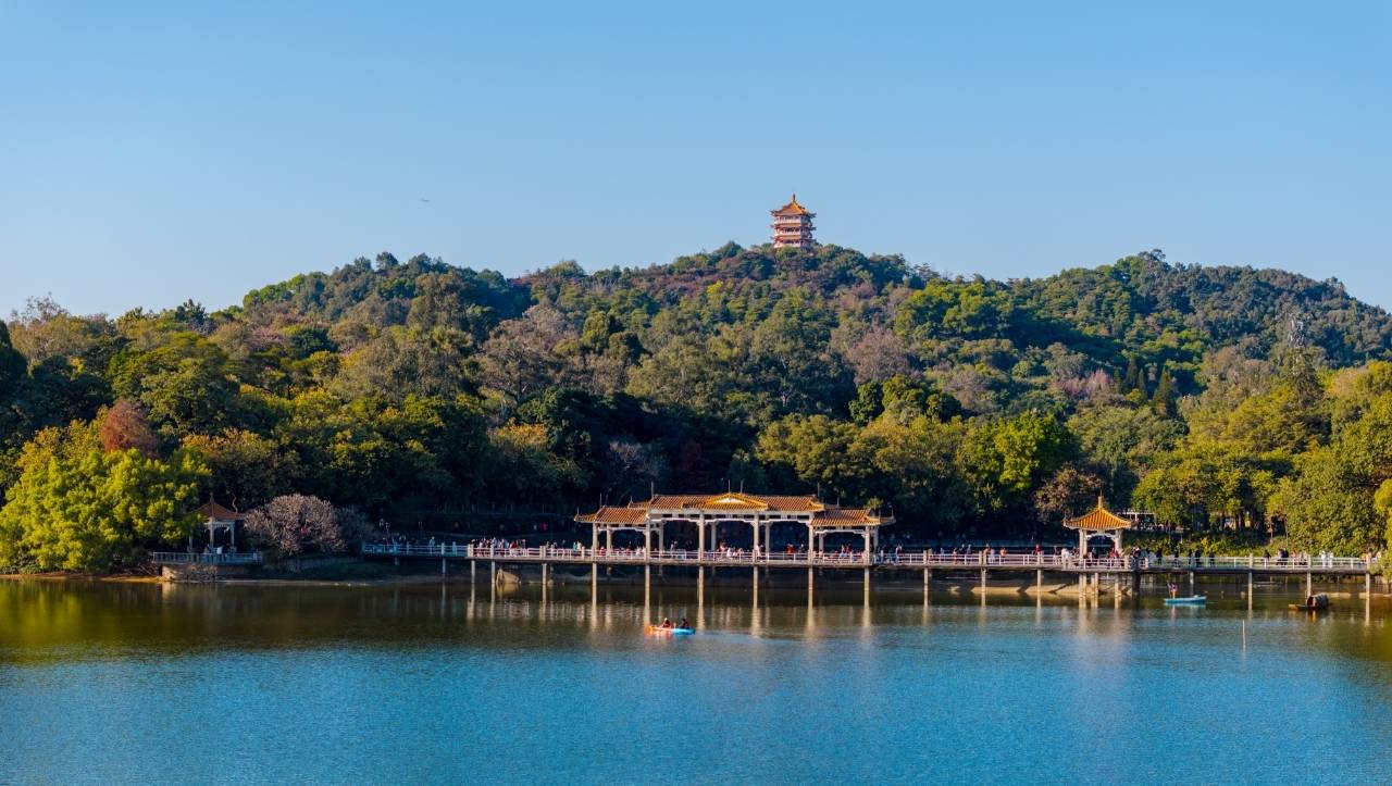 越秀：千年城央的焕新之旅，越秀：传统与新兴产业共舞，民生与环境齐飞