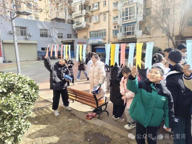 建兰路街道兰石社区元宵活动：灯谜猜猜乐，传承传统文化，2025年兰石社区元宵节活动：欢乐猜灯谜，共享文化盛宴
