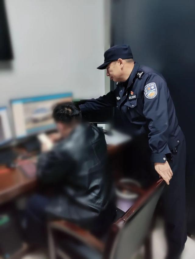 粗心市民丢储物箱，民警7小时寻回