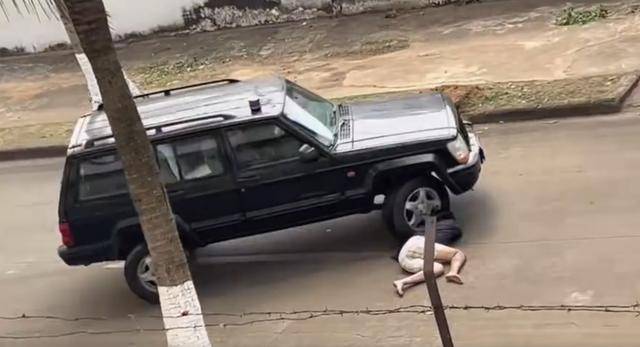 ：替身演员事件引发关注，剧组管理问题遭质疑 惊！剧组替身演员险被汽车碾压，事件全解析