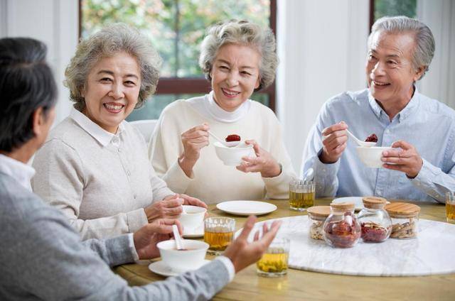 饮食多样：打破衰老密码？，饮食多样性：年轻的秘诀？
