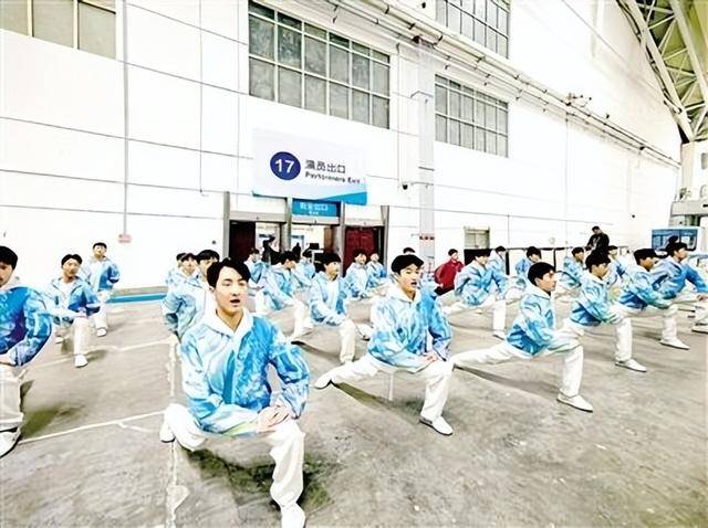 亚冬会启幕：哈尔滨的冰雪盛宴与亚洲的体育狂欢，今晚哈尔滨：亚洲目光的焦点——亚冬会即将开幕