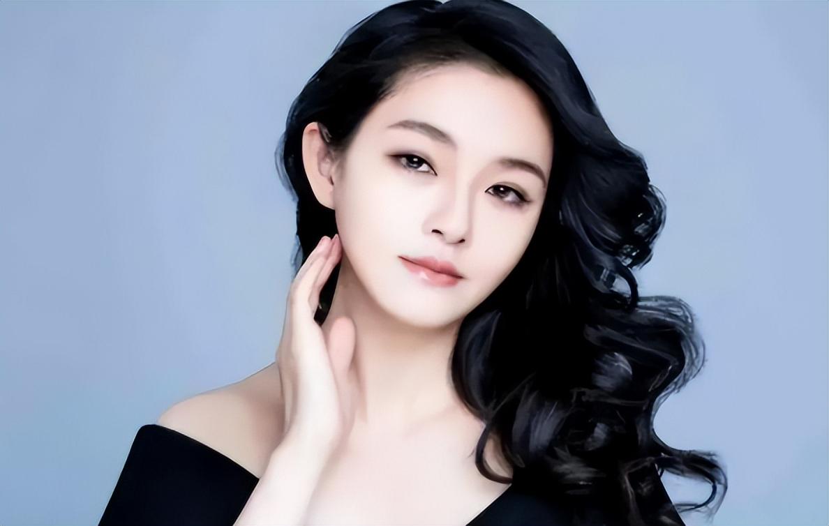 大S死因成谜：家人行为引发诸多猜测，大S亡故：死因扑朔迷离，家庭角色受质疑
