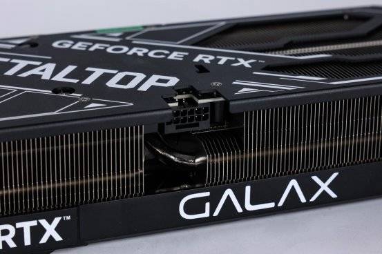 惊爆！影驰RTX 5080金属大师OC性能大揭秘 实测影驰RTX 5080金属大师OC：游戏与AI的新利器