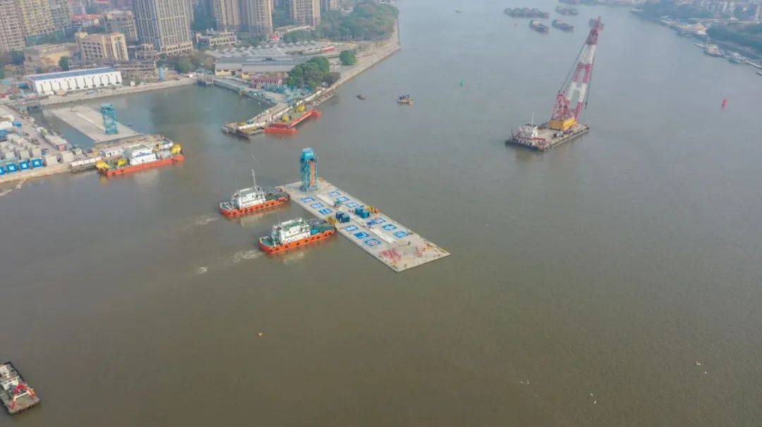 聚焦广州如意坊隧道：新进展助力珠江南北两岸通行效率提升 广州如意坊隧道项目新进展：沉管E2管节浮运出坞