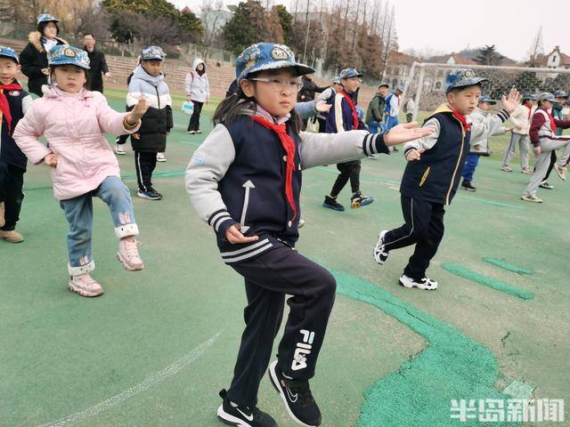 走进海大，青岛仟帆义工团引领中小学生探索海洋与国防知识