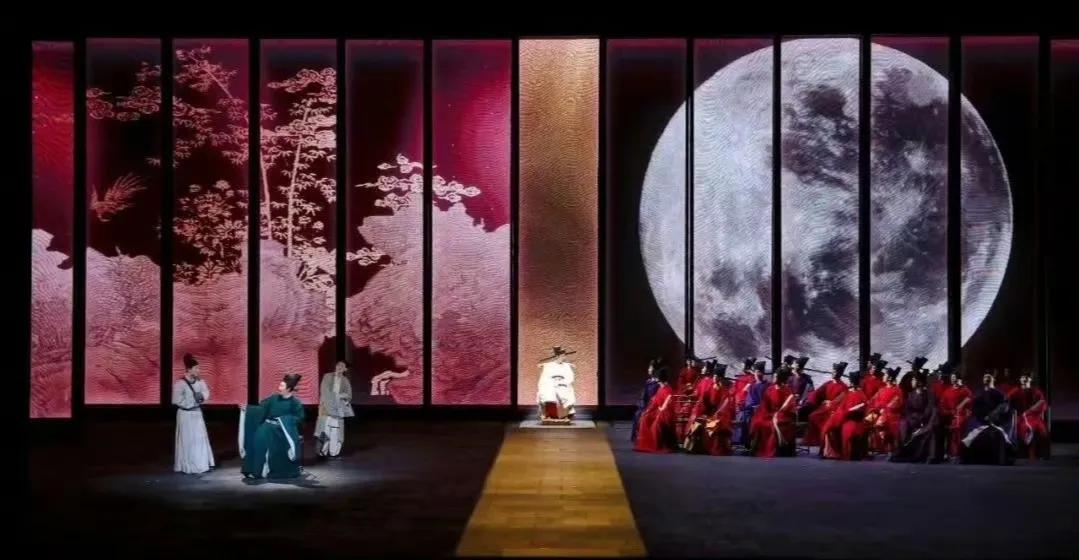 曹可凡深夜观剧，赞辛柏青演技