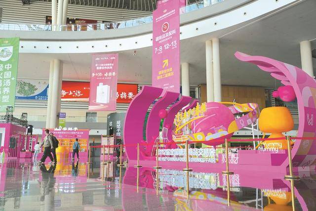 糖酒会盛宴：企业信心满满，新品闪耀登场，糖酒会风云：企业新品首秀，市场合作新机遇