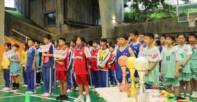 红岭实验小学六年级篮球赛：体育精神种下未来希望之树