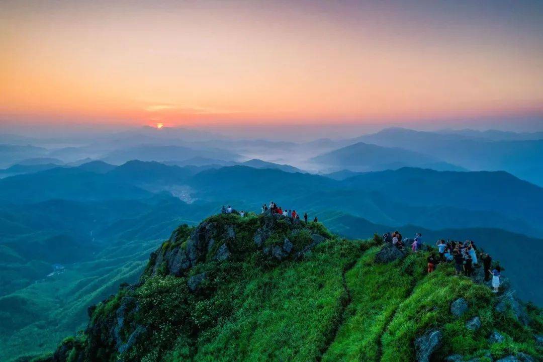 春日龙岩，开启一场别样的踏青之旅，龙岩春日：邂逅大自然的浪漫与惬意