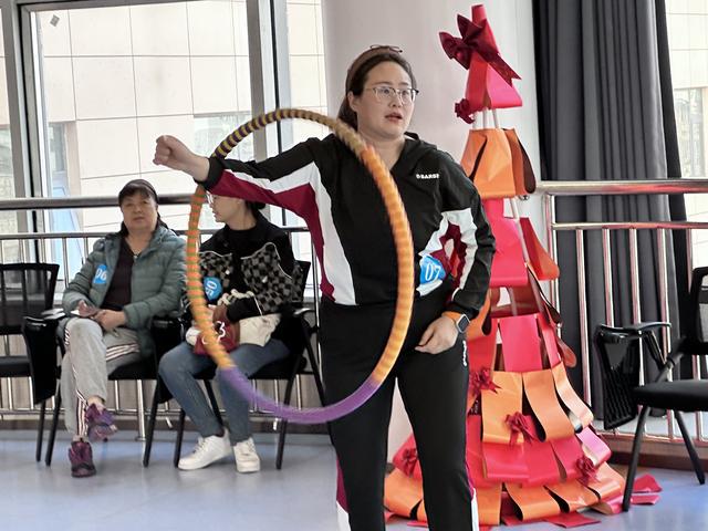“三八”佳节，郑州市总工会用活动传递对女职工的关爱，郑州市总工会“三八”活动：为女职工点亮幸福之光