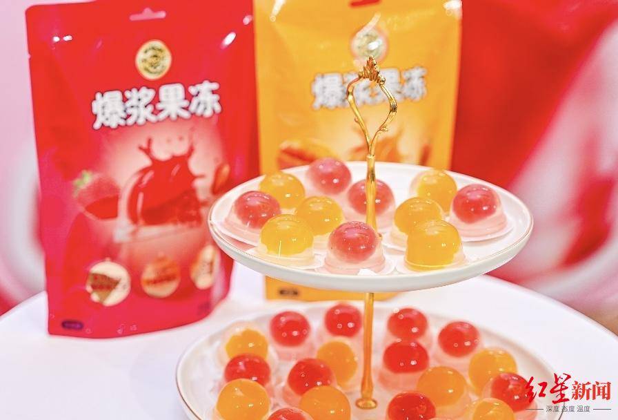 徐福记推新、老乡鸡牵手腾讯，行业变革一触即发！