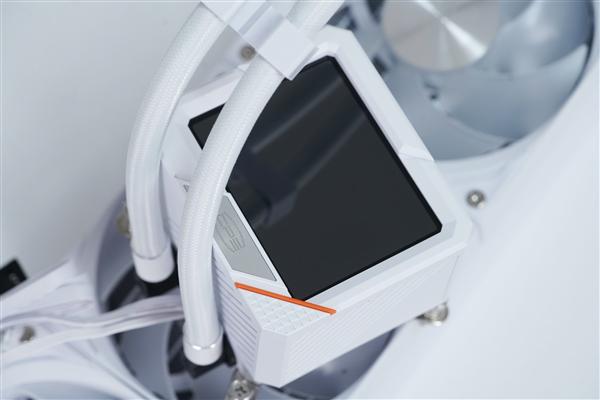 超频三北境GT360水冷散热器：8年质保的散热利器，超频三北境GT360一体式水冷散热器：889元的高性能散热新品