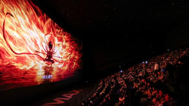 冯远征畅聊两会：文化创新中的传统与现代 两会热议焦点：冯远征谈文化创新
