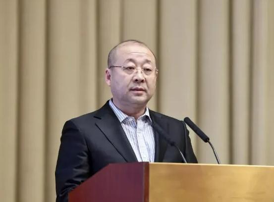 王青峰履新陕西省发改委主任，过往履历亮点多，陕西省发改委主任易主，王青峰临危受命再挑重担