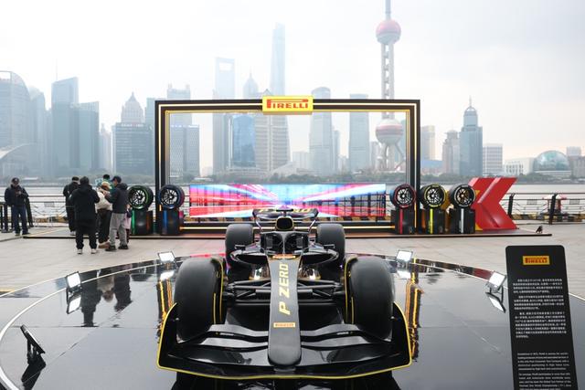 F1“格子旗嘉年华”来袭，北外滩与上赛场共筑赛车狂欢 F1“格子旗嘉年华”启幕，虹口区借赛事推动消费升级