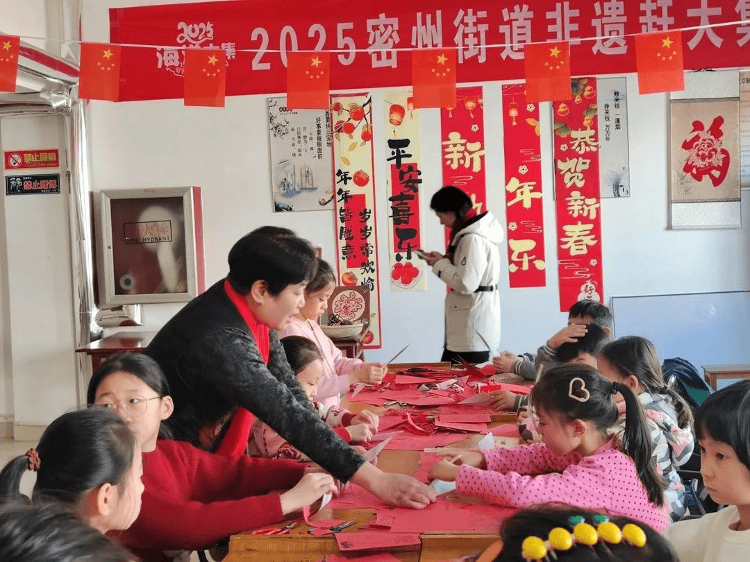 连丰社区：文化赋能，打造全龄友好精神家园，诸城连丰社区：文化之花绽放，精神文明焕彩
