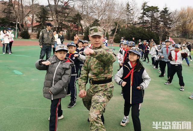 走进海大，青岛仟帆义工团引领中小学生探索海洋与国防知识