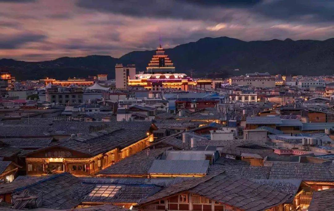 独克宗古城旅游警务室：用爱与责任点亮高原红
