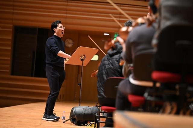走进第40届“上海之春”：聆听经典，见证音乐梦想腾飞，40届“上海之春”启幕：经典作品焕新，新人新作起航