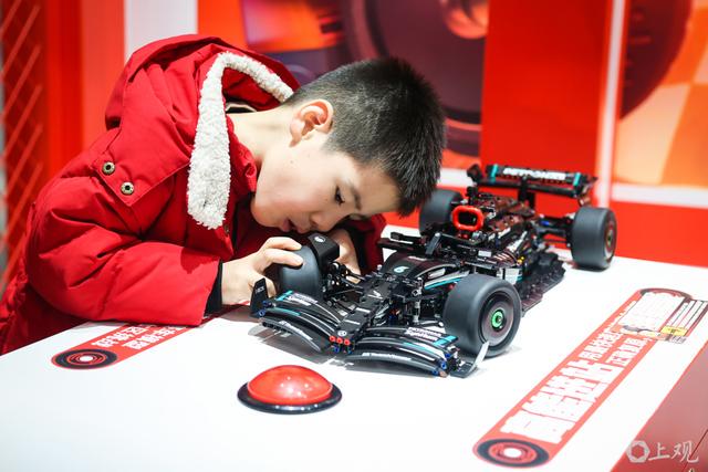 上海世茂广场：乐高F1快闪活动精彩无限 乐高F1快闪活动于上海世茂广场盛大开启
