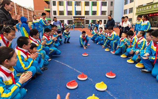 吉林市丰满区英语实验小学：以特色社团促进学生综合素质提升，吉林市丰满区英语实验小学校：特色社团助力学生成长