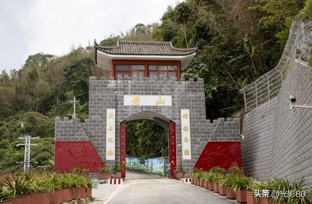 时光流转，七旬老兵重返南疆忆峥嵘岁月，从战场到和平：七旬老兵南疆之行见证时代巨变