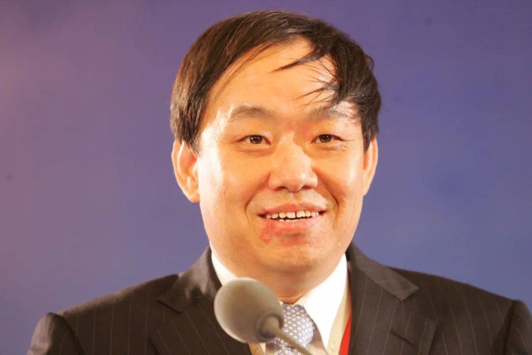 新奥股份发布2024年年报，蒋承宏接棒董事长 新奥股份2024业绩与人事变动：王玉锁卸任，蒋承宏上任