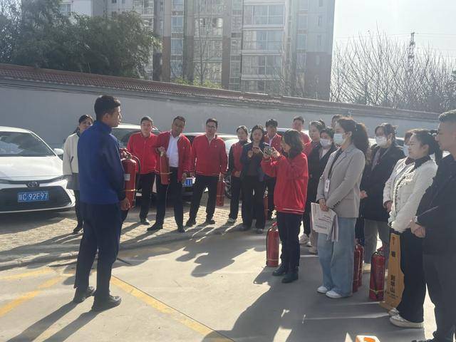 泰康人寿宝鸡中支：多方协作打造消防安全生态，泰康人寿宝鸡中支消防安全培训与演练，守护生命安全