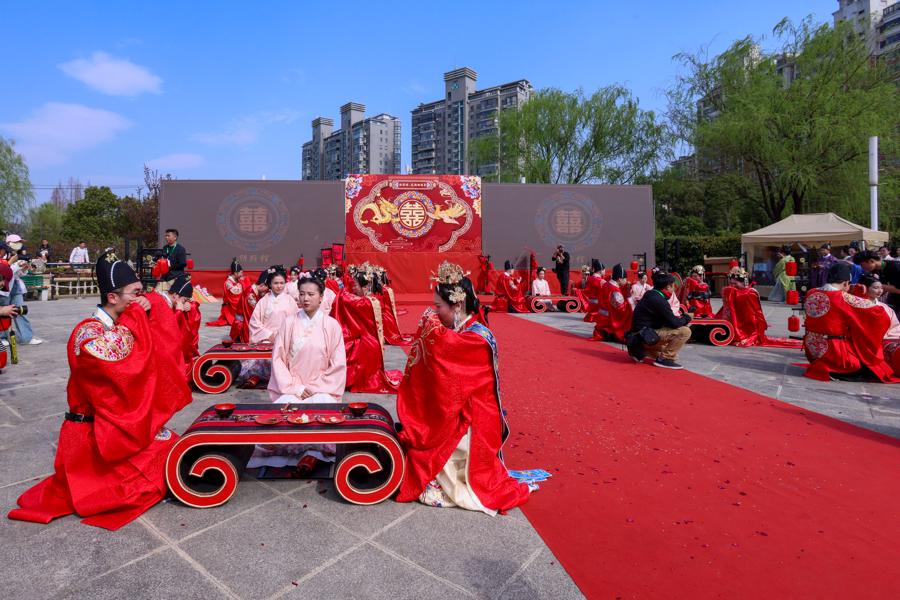 浪漫花朝节，大宁公园新国风集体婚礼惊艳来袭，从约会圣地到爱之殿堂，大宁公园花朝节改写浪漫篇章