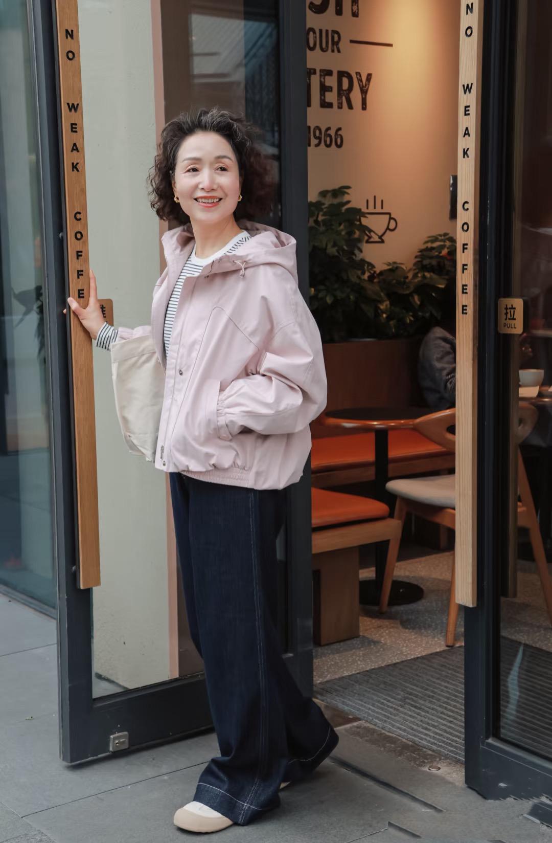 63岁妈妈携手女儿，用共享衣橱诠释时尚与亲情