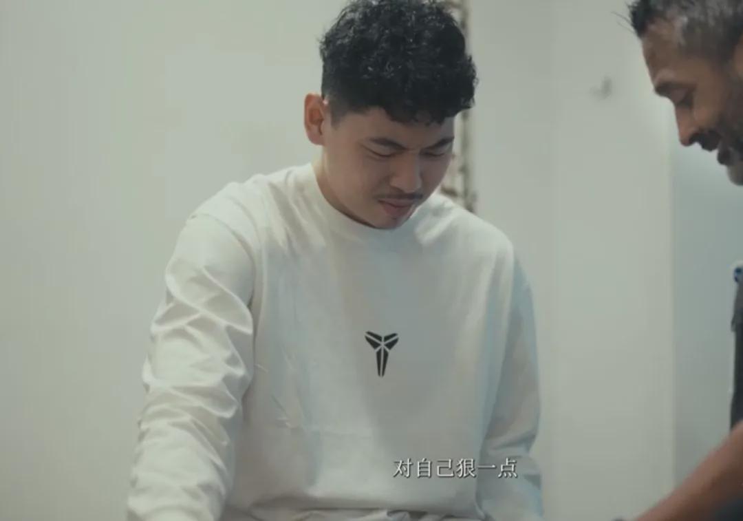 崔永熙：告别国内养伤，赴美为NBA梦再努力 崔永熙伤后新动向：3月9日赴美康复，NBA梦想不停歇
