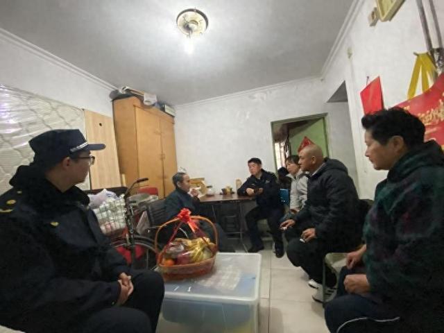 望京执法：严格执法与温情服务的完美融合，望京执法队温情拆违建，守护居民安全家园
