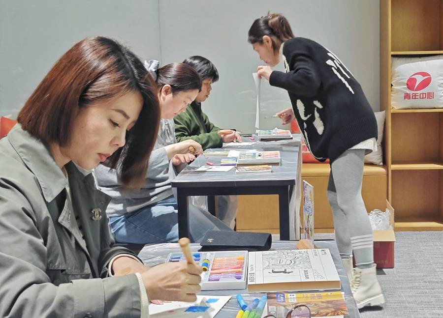上海图书馆东馆青年夜校：点亮“996”打工人的求知之光，探秘上海图书馆东馆青年夜校的精彩课程