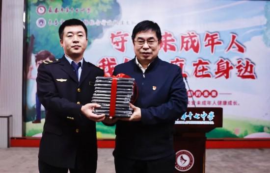 文化执法为未成年人筑牢保护屏障，长春开展主题公开课 长春文化执法“护航”未成年人，主题活动成效显著
