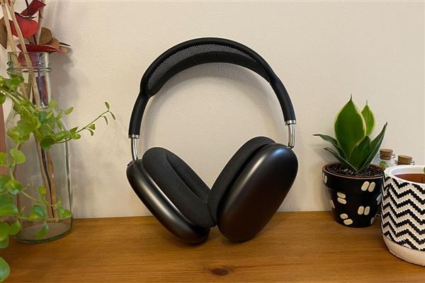 AirPods Max四月焕新：无损音频与超低延迟打造视听盛宴，4月起，AirPods Max凭新功能开启极致聆听新时代