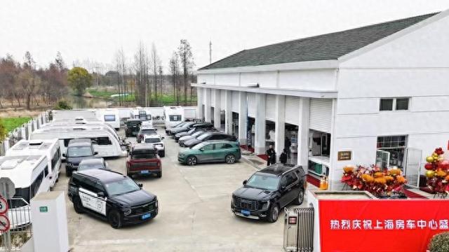 金山区枫泾镇：废弃厂房开启房车露营新时代，沪郊村落里，废弃厂房与房车露营的奇妙融合