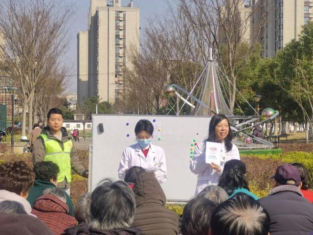 永丰街道：为老年居民送上科学减肥与体重管理“良方”，跟着护士举水瓶、做健身操，老年居民体验健康减肥新方式