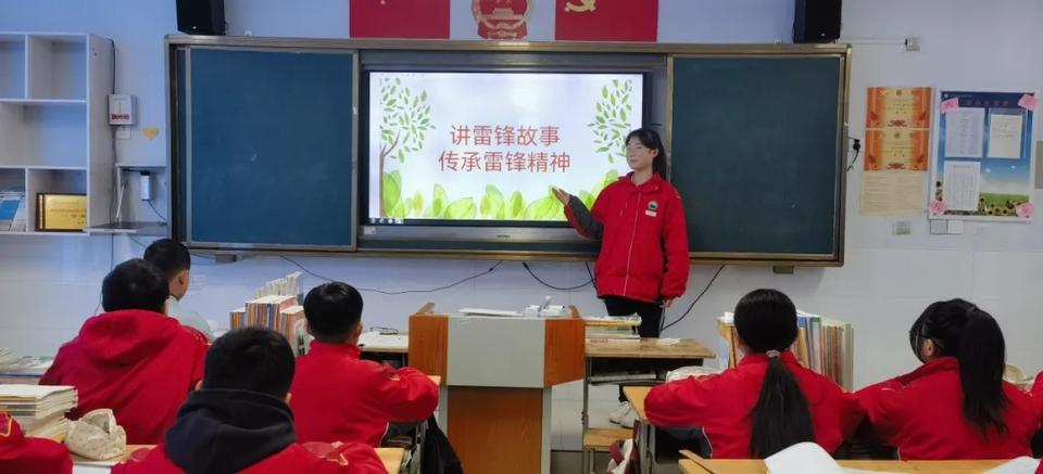 水湾镇中学：讲雷锋故事，弘扬雷锋精神，水湾镇中学：学雷锋宣讲活动，激励青少年传承雷锋精神
