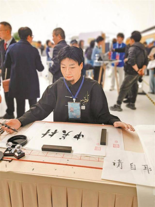 中关村论坛年会：新质生产力与前沿科技的激情碰撞，100多国上千嘉宾齐聚，中关村论坛年会闪耀京城