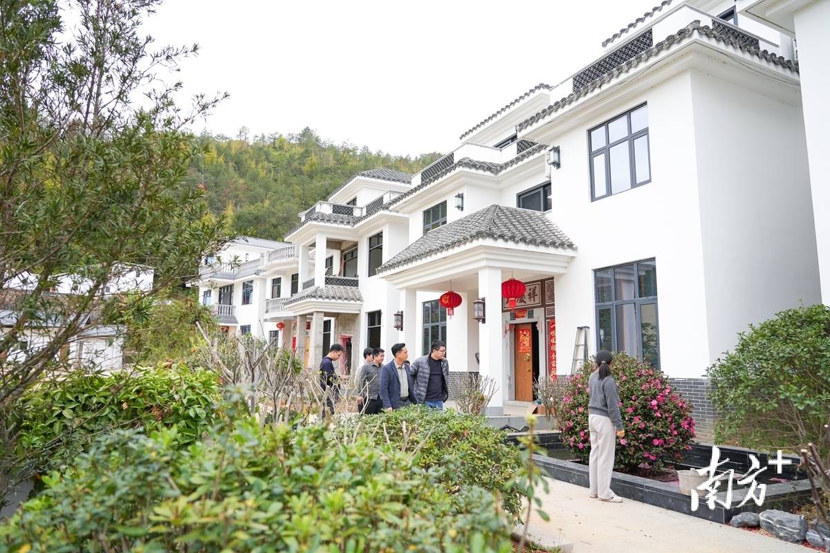 韩江畔的乡村蝶变：银滩与九龙的振兴之路 从韩江上空到乡村大地：银滩九龙书写振兴传奇