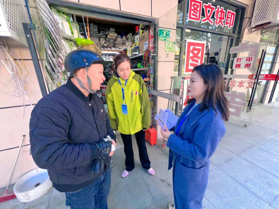 汪向玲：用“五心”工作法，书写街区治理精彩篇章 徐汇水岸街区书记汪向玲：打通基层治理“最后一公里”