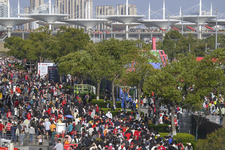 F1上海站：点燃全球车迷激情的速度盛宴 F1上海站：赛场内外的火热与多元魅力