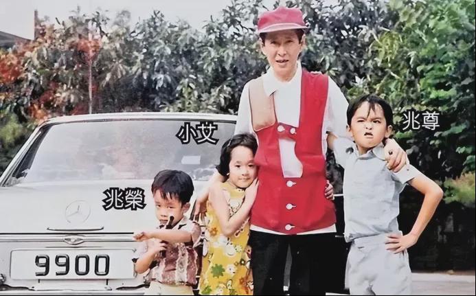 58岁邓兆尊：远离娱乐圈，别样感情生活引关注