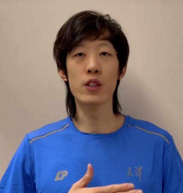 张国伟训练受伤，冠军梦仍在燃烧