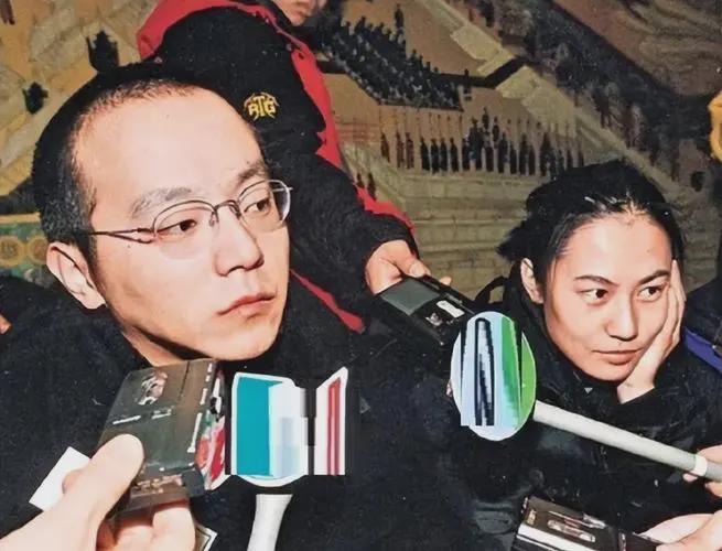 王菲谢霆锋：爱情历经风雨，如今甜蜜依旧